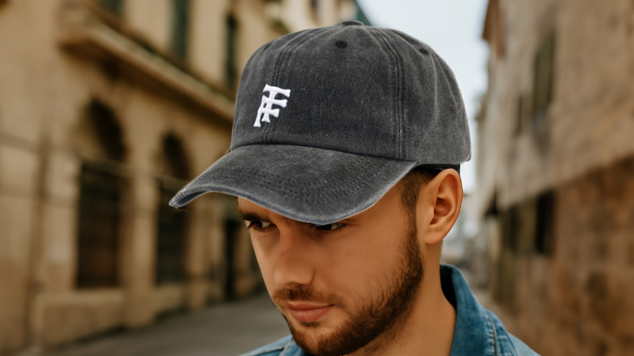 Бейсбол с проблемным винтажным стилем был популярен в течение многих лет