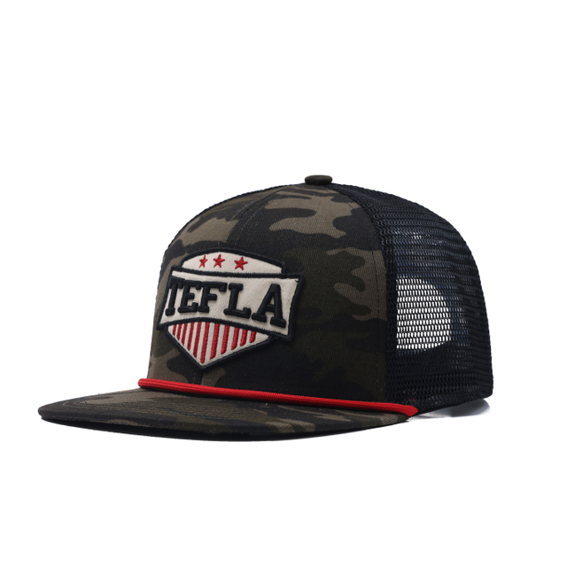 6-панельная камуфляжная шляпа дальнобойщика с большой вышивкой логотипа бренда и плоскими полями 